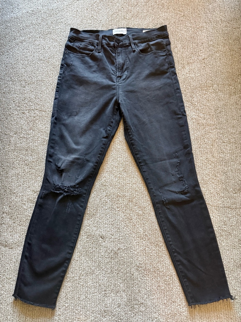 Frame Denim Women’s Skinny Jeans in Black with Distressed Knees